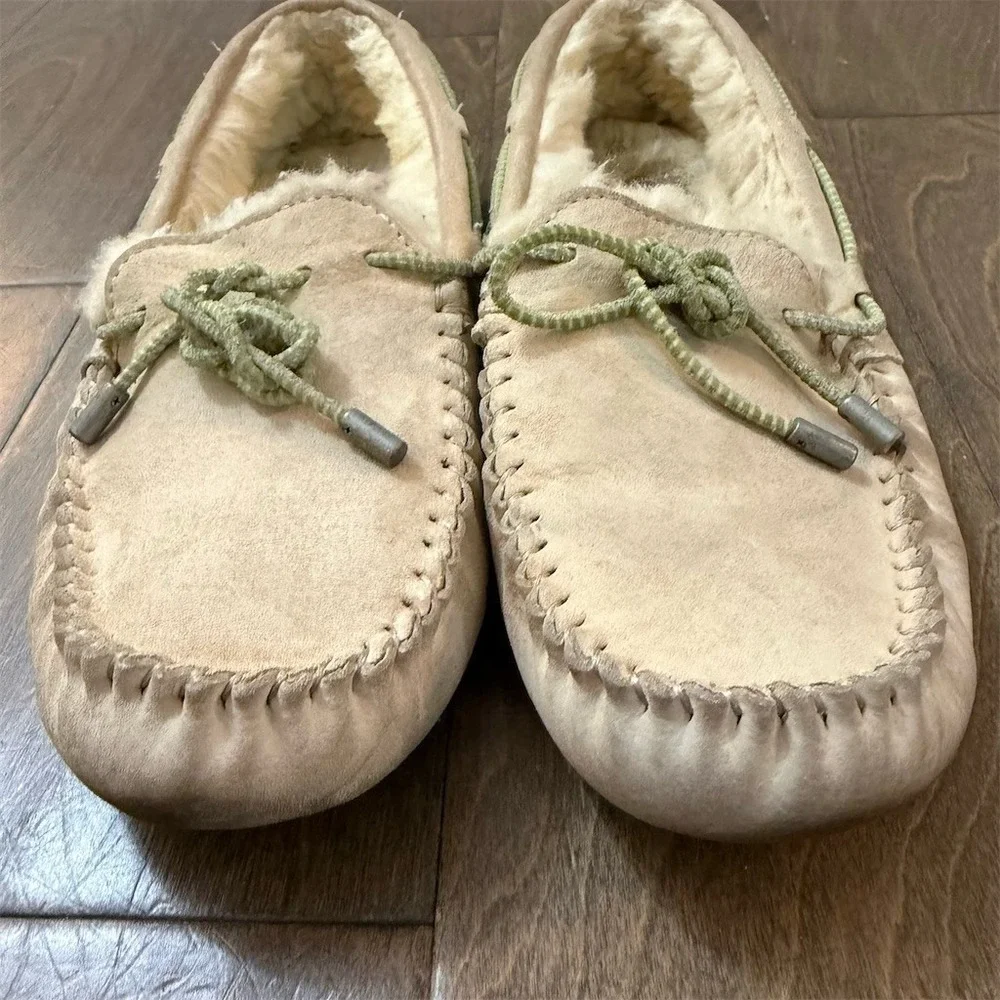 UGG Dakota Moccasin Slippers Womens Size 8 Beige Shearling Lined Green - Picture 2 of 12